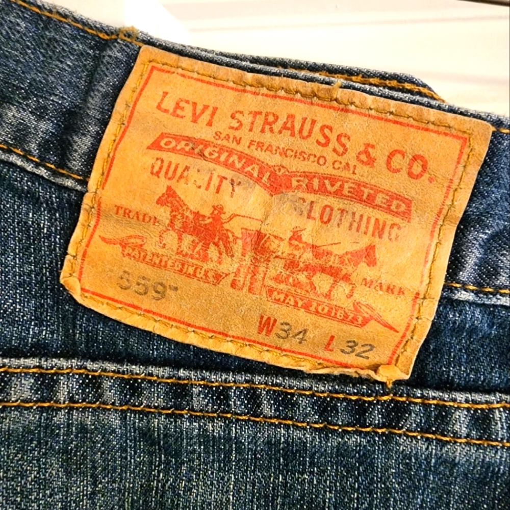 Make an offer on Levi's 559 Men's Jeans